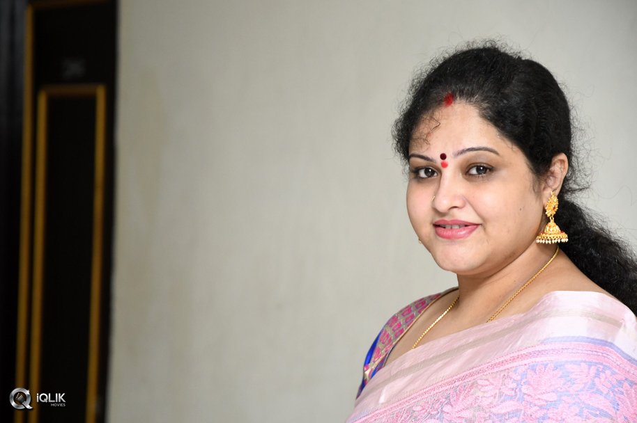 Raasi-Interview-About-Lanka